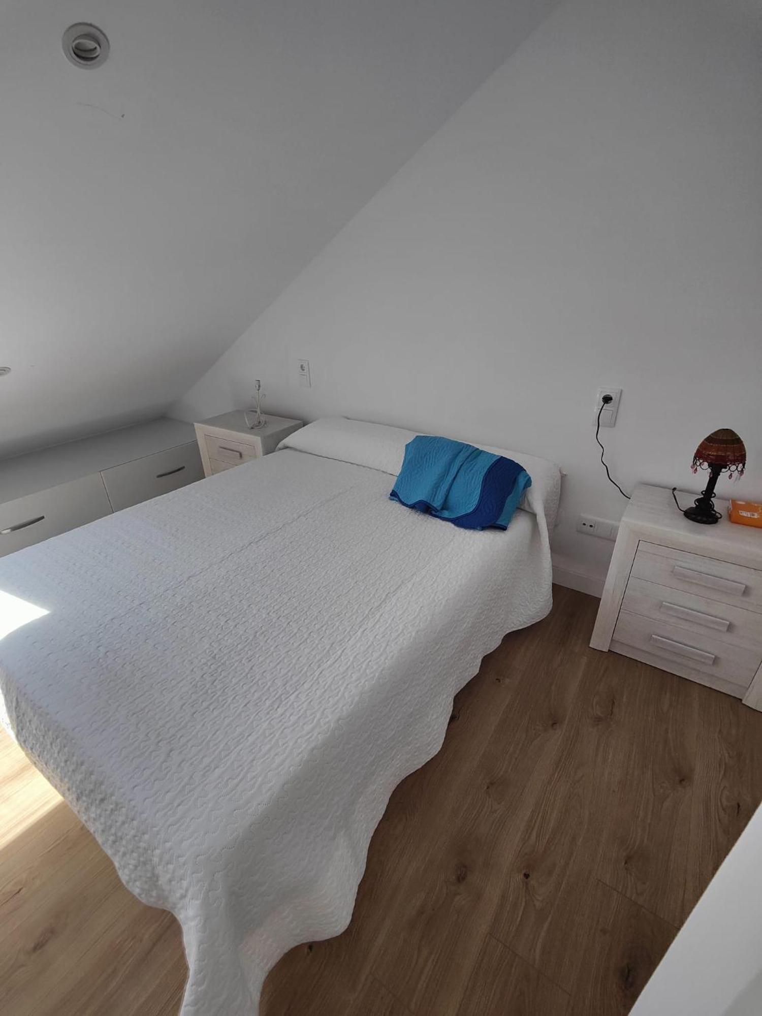 Chalet Con Wifi , Ps4 , Garaje, 5 Dormitorios, 3 Banos, Santiago De Compostela Luaran gambar